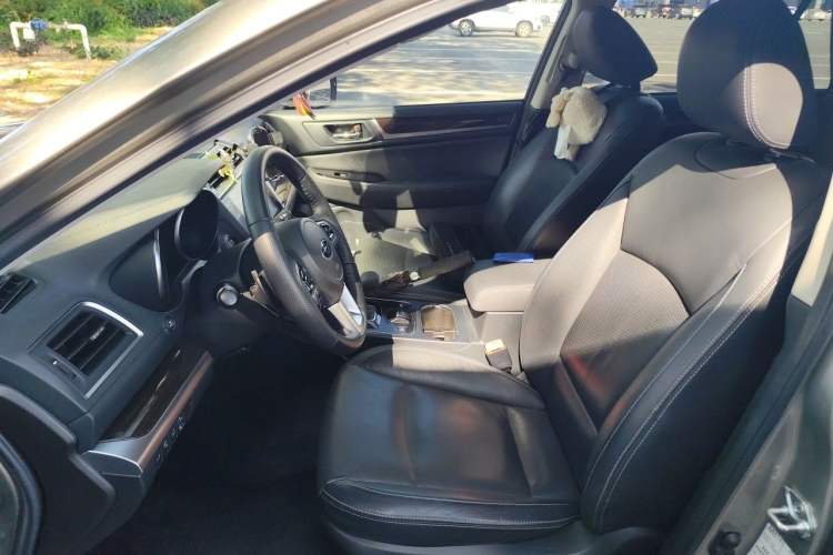 Used Subaru Outback 2016 2.5i Luxury Navigation Edition Left Front Seat