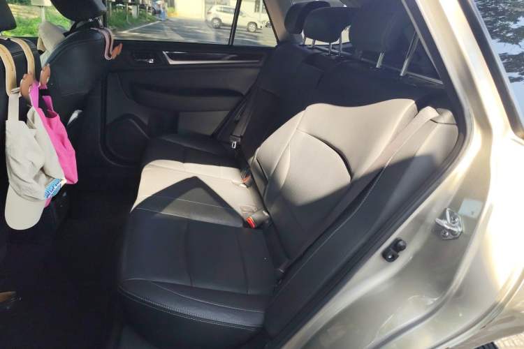 Used Subaru Outback 2016 2.5i Luxury Navigation Edition Left Rear Seat