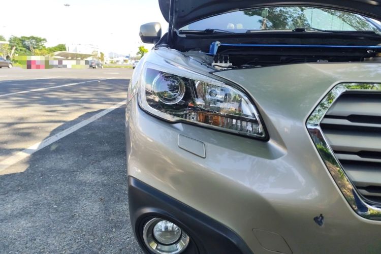 Used Subaru Outback 2016 2.5i Luxury Navigation Edition Right Front Headlight