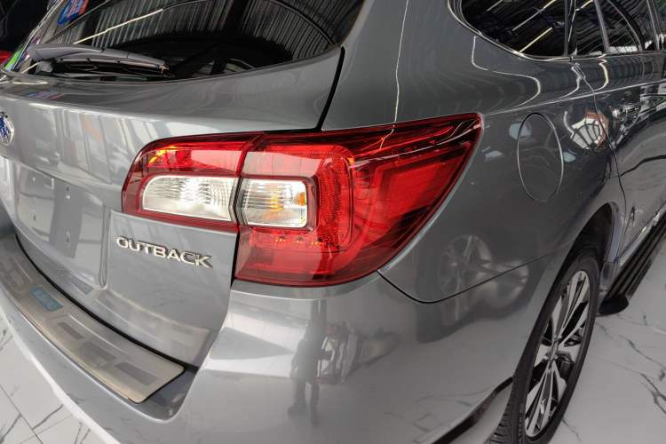 Used Subaru Outback 2016 2.5i Sport Navigation Edition Right Rear Taillight