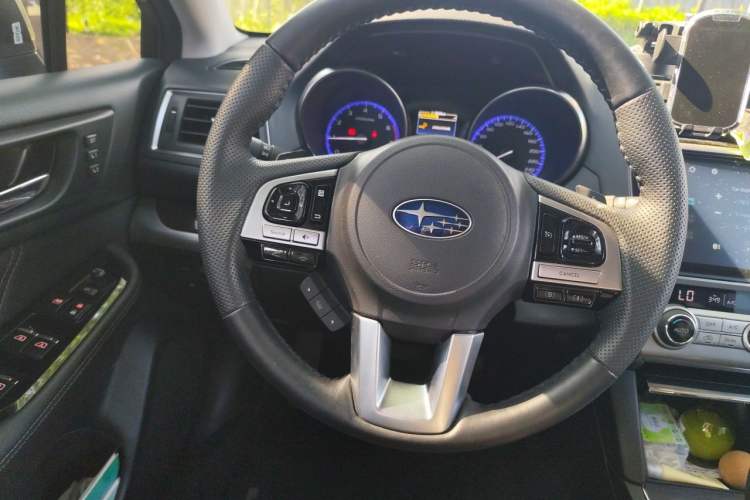 Used Subaru Outback 2016 2.5i Luxury Navigation Edition Steering Wheel