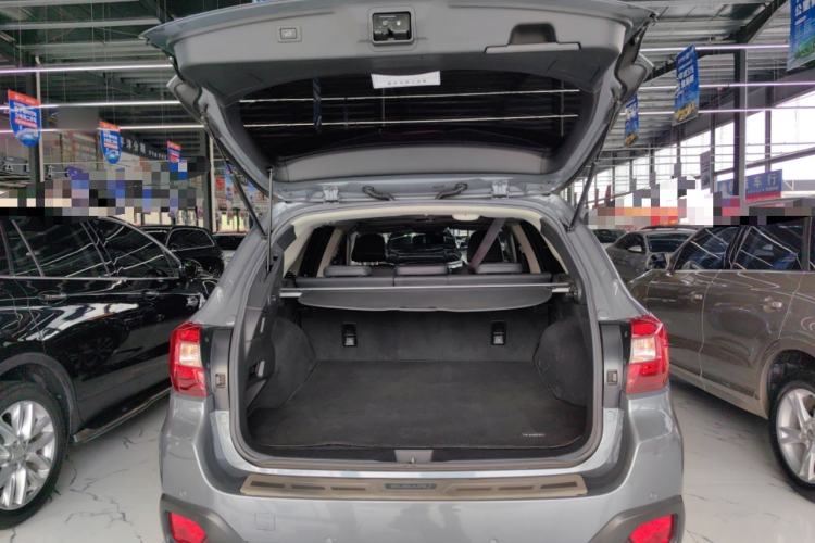 Used Subaru Outback 2016 2.5i Sport Navigation Edition Trunk