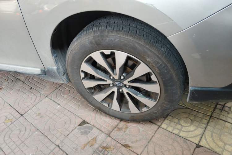 Used Subaru Outback 2016 2.5i Sport Navigation Edition Right Front Wheel Hub