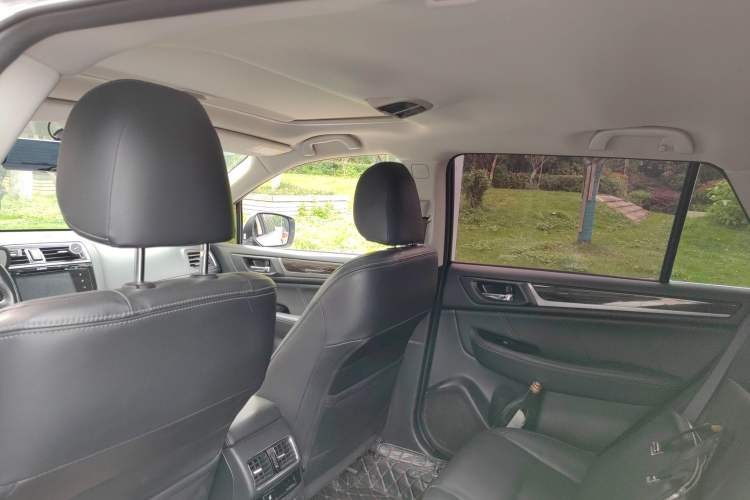 Used Subaru Outback 2016 2.5i Luxury Navigation Edition Headliner