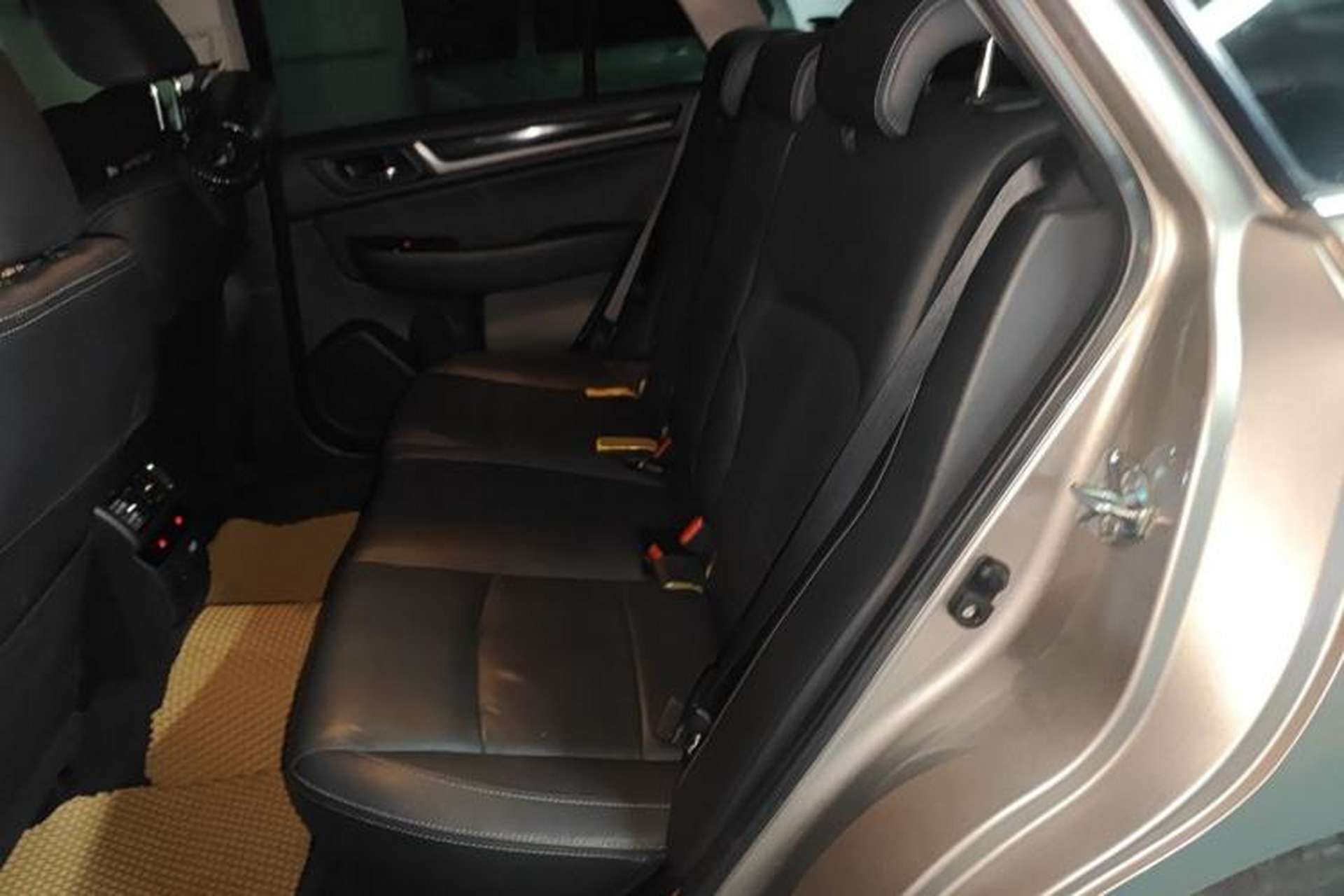 Used Subaru Outback 2016 2.5i Luxury Navigation Edition Interior 4