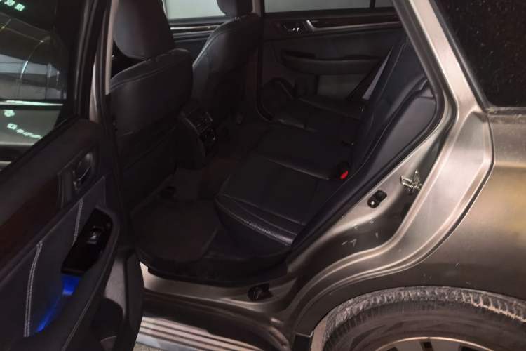 Used Subaru Outback 2016 2.5i Luxury Navigation Edition Interior 4