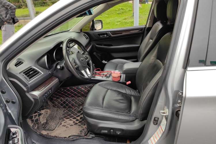 Used Subaru Outback 2016 2.5i Luxury Navigation Edition Left Front Seat