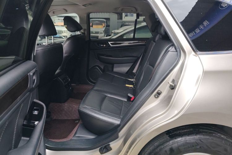 Used Subaru Outback 2016 2.5i Luxury Navigation Edition Left Rear Seat