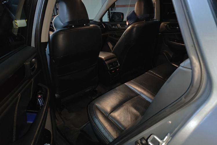 Used Subaru Outback 2016 2.5i Luxury Navigation Edition Left Rear Seat
