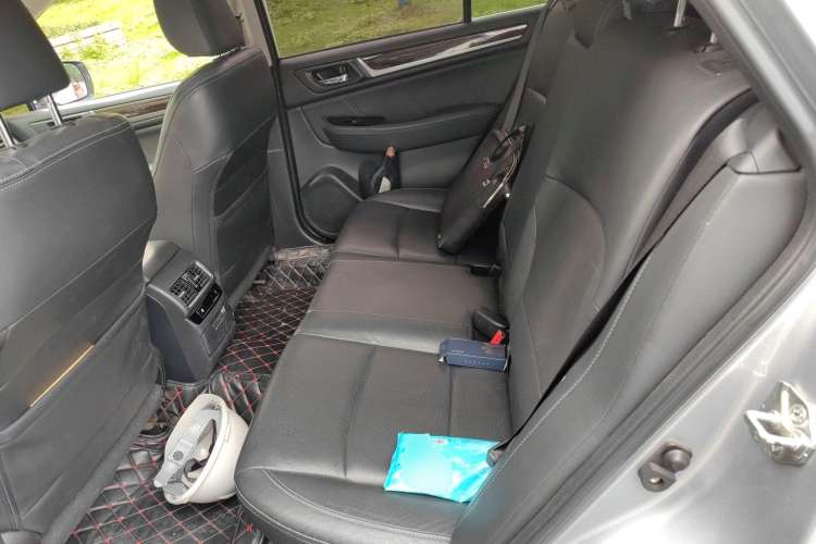 Used Subaru Outback 2016 2.5i Luxury Navigation Edition Left Rear Seat