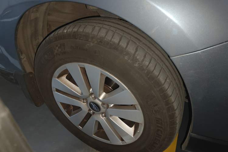 Used Subaru Outback 2016 2.5i Luxury Navigation Edition Right Front Wheel Hub