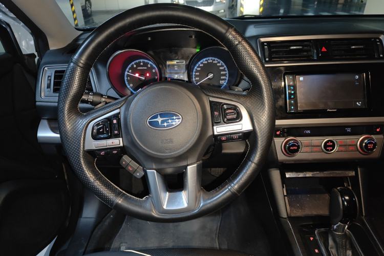 Used Subaru Outback 2016 2.5i Luxury Navigation Edition Steering Wheel