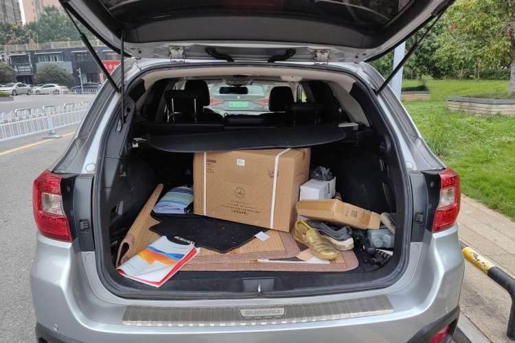 Used Subaru Outback 2016 2.5i Luxury Navigation Edition Trunk