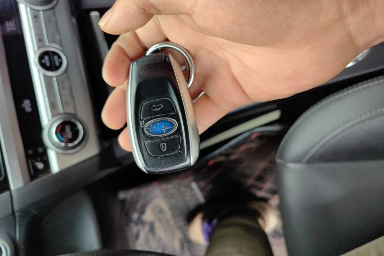 Used Subaru Outback 2016 2.5i Luxury Navigation Edition Vehicle Key