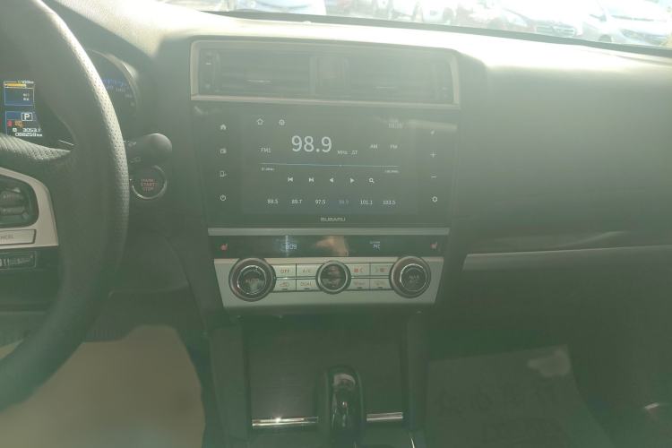 Used Subaru Outback 2016 2.5i Luxury Navigation Edition Audio And AC Panel