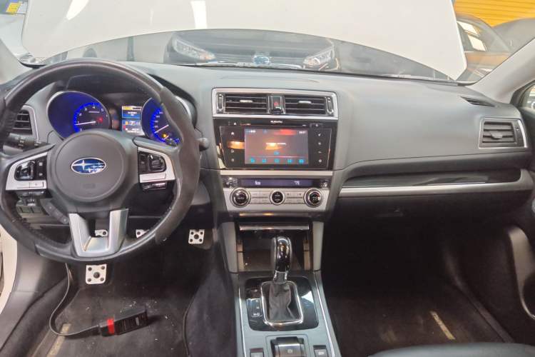 Used Subaru Outback 2016 2.5i Sport Navigation Edition Audio And AC Panel
