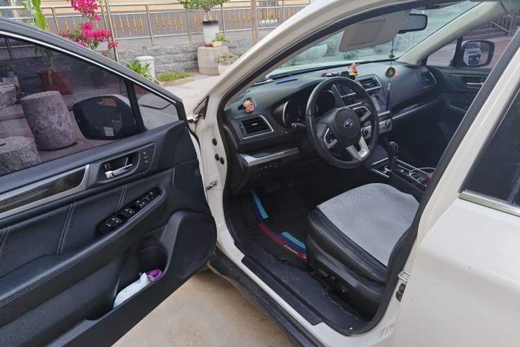 Used Subaru Outback 2016 2.5i Luxury Navigation Edition Driver Seat