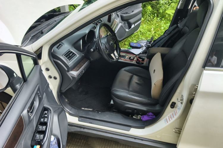 Used Subaru Outback 2016 2.5i Luxury Navigation Edition Driver Seat