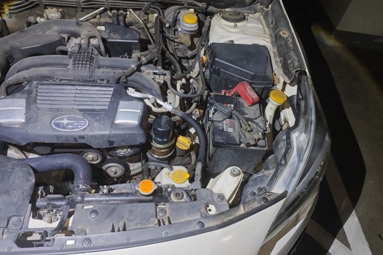 Used Subaru Outback 2016 2.5i Classic Edition Engine Bay Left