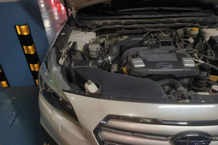 Used Subaru Outback 2016 2.5i Sport Navigation Edition Engine Bay Right