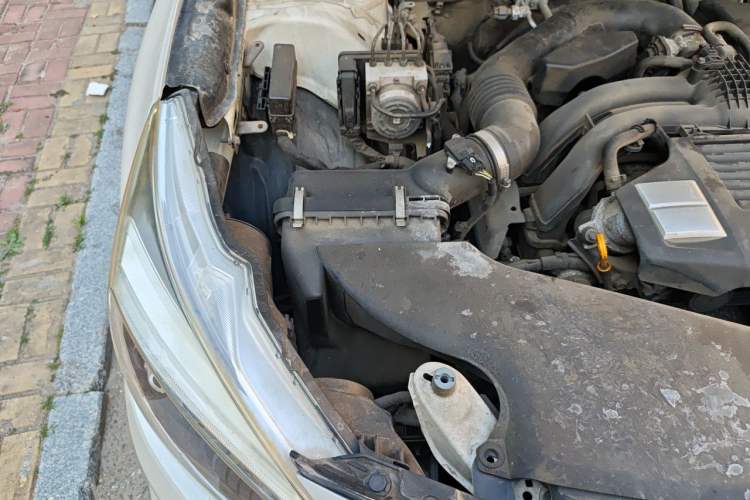 Used Subaru Outback 2016 2.5i Sport Navigation Edition Engine Bay Right