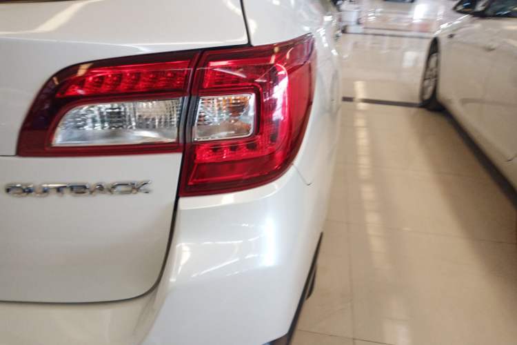 Used Subaru Outback 2016 2.5i Sport Navigation Edition Exterior 6