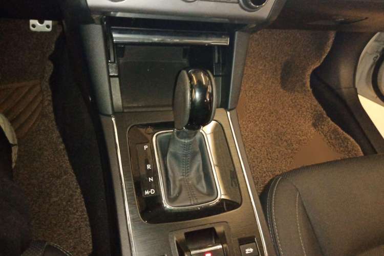 Used Subaru Outback 2016 2.5i Sport Navigation Edition Gear Lever