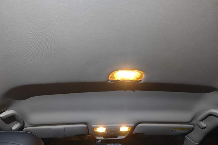 Used Subaru Outback 2016 2.5i Classic Edition Headliner