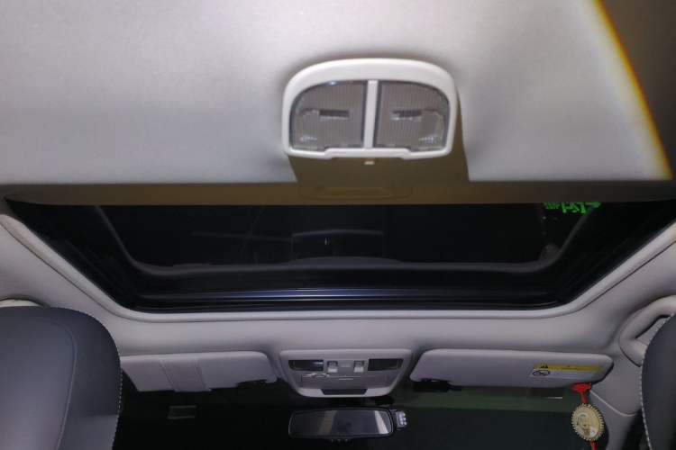 Used Subaru Outback 2016 2.5i Sport Navigation Edition Headliner