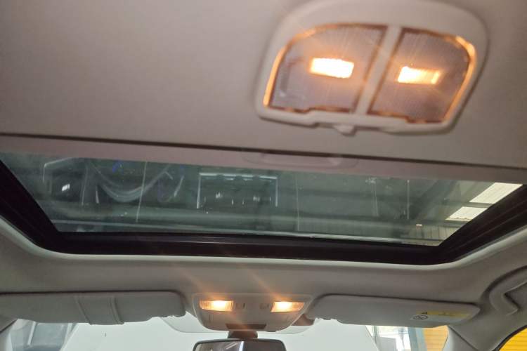 Used Subaru Outback 2016 2.5i Sport Navigation Edition Headliner