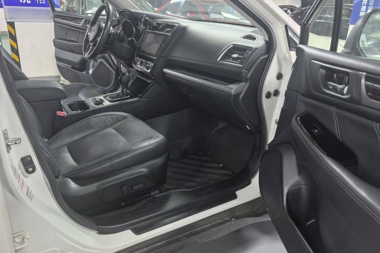 Used Subaru Outback 2016 2.5i Sport Navigation Edition Interior 10
