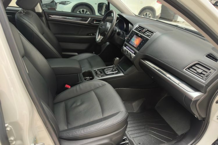 Used Subaru Outback 2016 2.5i Sport Navigation Edition Interior 10