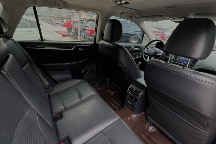 Used Subaru Outback 2016 2.5i Luxury Navigation Edition Interior 2