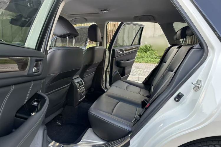 Used Subaru Outback 2016 2.5i Luxury Navigation Edition Interior 2