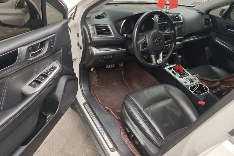 Used Subaru Outback 2016 2.5i Sport Navigation Edition Interior 3