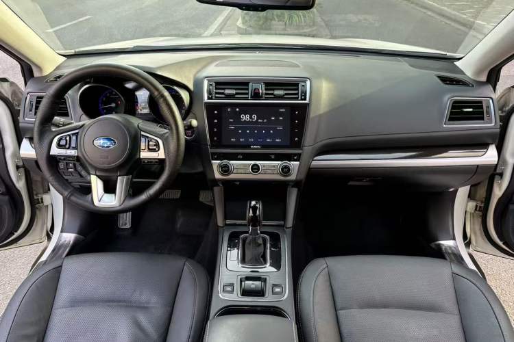 Used Subaru Outback 2016 2.5i Luxury Navigation Edition Interior 3