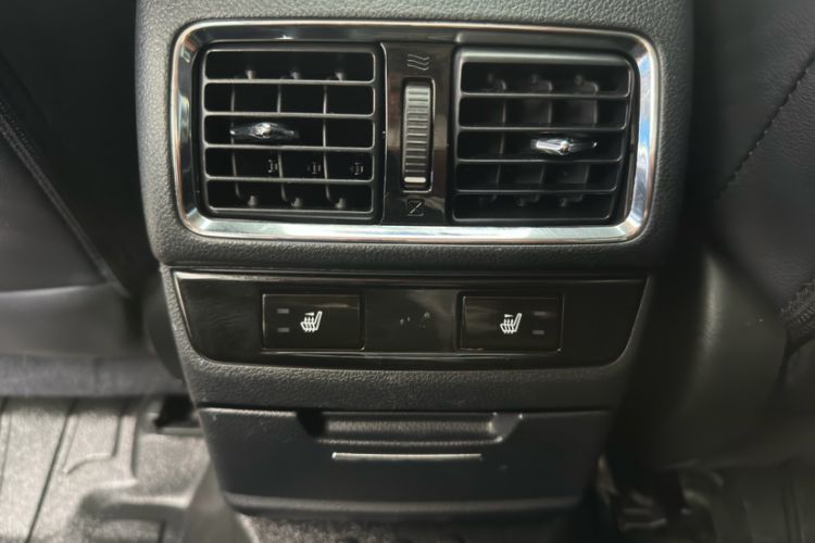 Used Subaru Outback 2016 2.5i Sport Navigation Edition Interior 4
