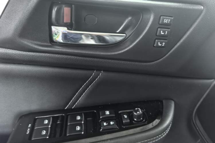 Used Subaru Outback 2016 2.5i Sport Navigation Edition Interior 9