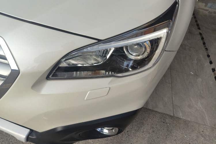 Used Subaru Outback 2016 2.5i Luxury Navigation Edition Left Front Headlight