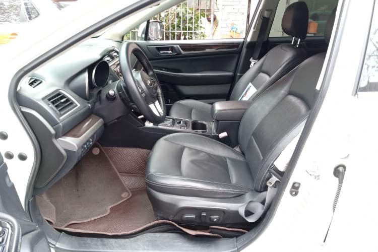 Used Subaru Outback 2016 2.5i Luxury Navigation Edition Left Front Seat