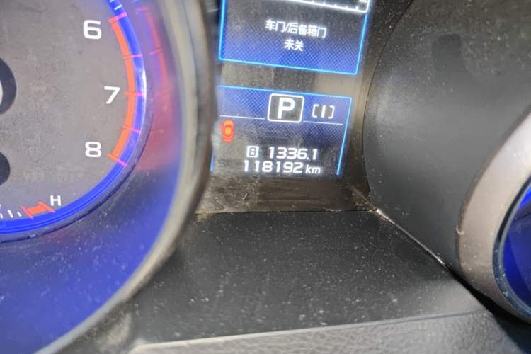 Used Subaru Outback 2016 2.5i Luxury Navigation Edition Odometer Close Up