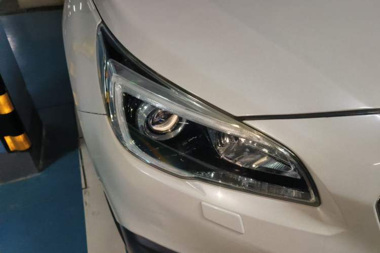 Used Subaru Outback 2016 2.5i Sport Navigation Edition Right Front Headlight