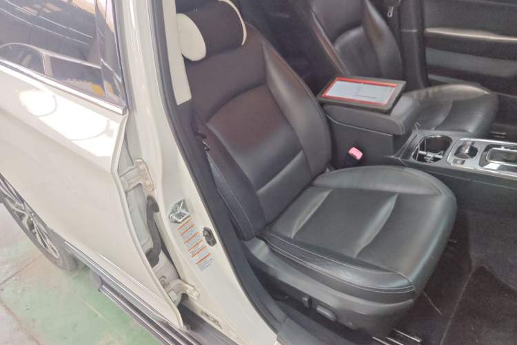 Used Subaru Outback 2016 2.5i Sport Navigation Edition Right Front Seat