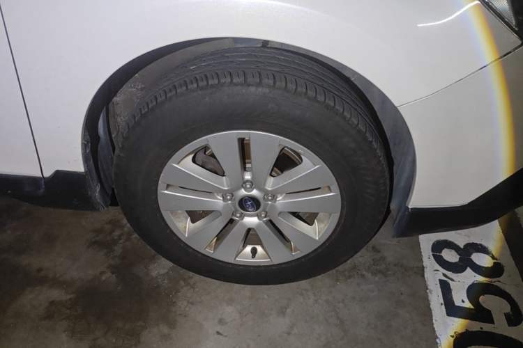 Used Subaru Outback 2016 2.5i Classic Edition Right Front Wheel Hub