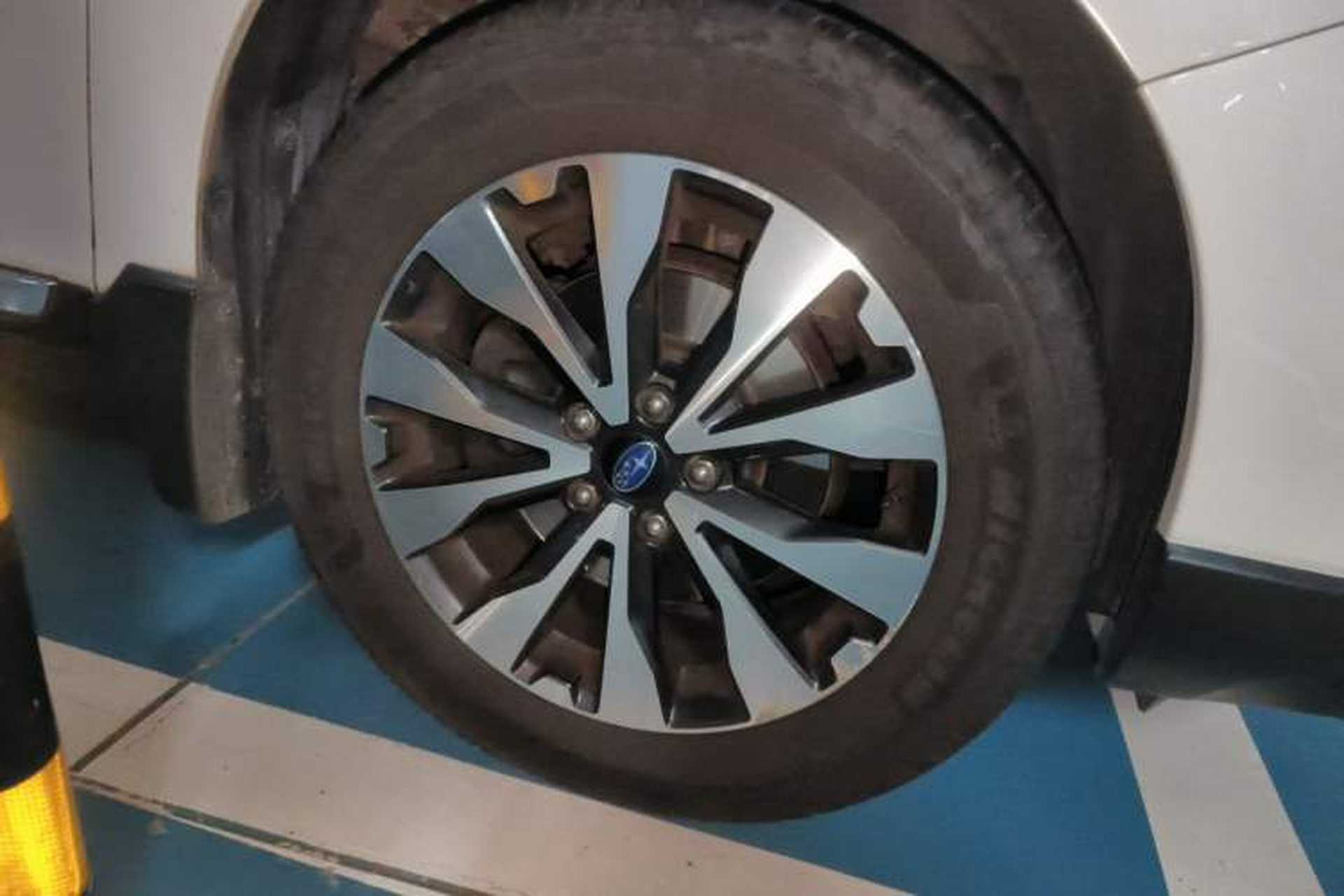 Used Subaru Outback 2016 2.5i Sport Navigation Edition Right Front Wheel Hub