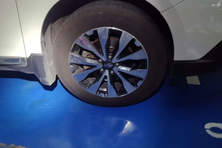Used Subaru Outback 2016 2.5i Sport Navigation Edition Right Front Wheel Hub