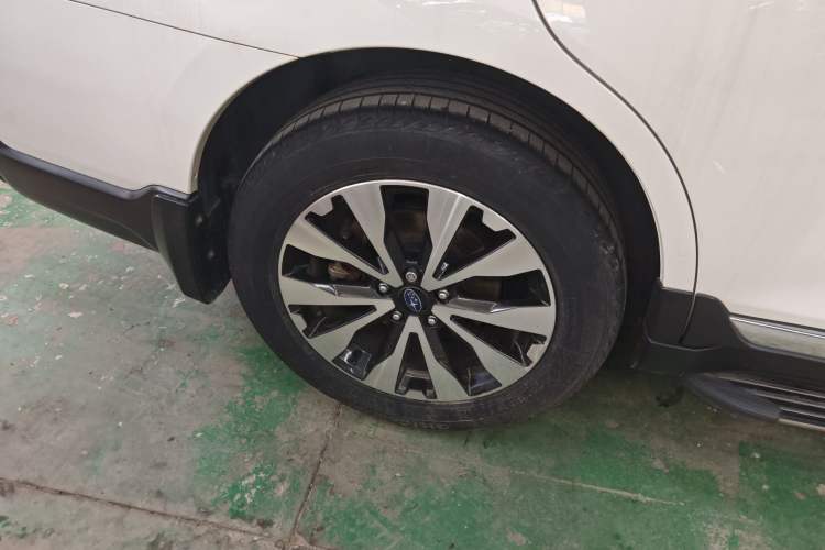 Used Subaru Outback 2016 2.5i Sport Navigation Edition Right Rear Wheel Hub