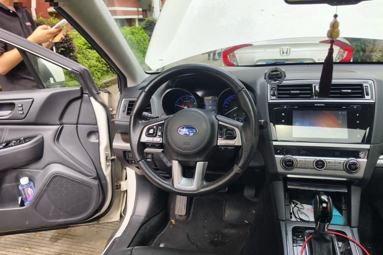 Used Subaru Outback 2016 2.5i Luxury Navigation Edition Steering Wheel