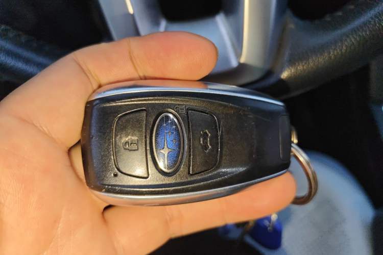 Used Subaru Outback 2016 2.5i Luxury Navigation Edition Vehicle Key