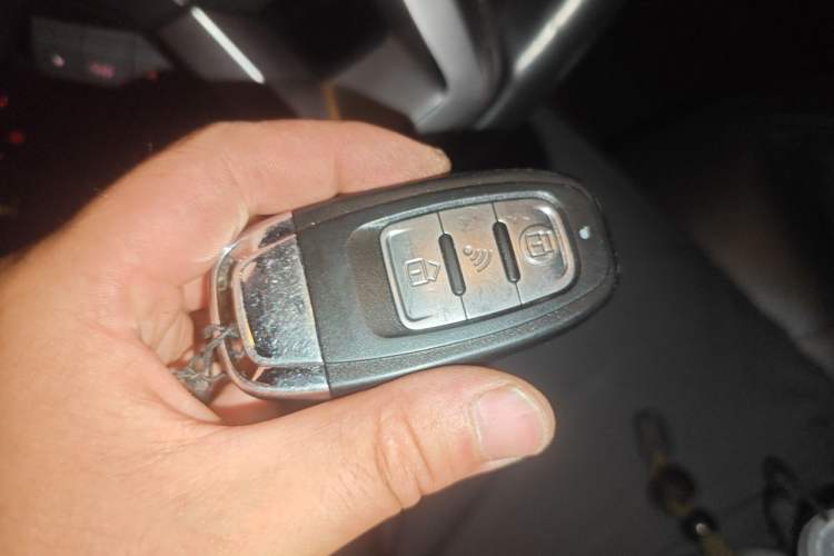 Used Subaru Outback 2016 2.5i Classic Edition Vehicle Key